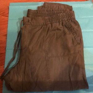 Old navy light weight pants brand new